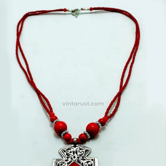 Beaded Pendant Necklace, Handmade Light Weight Necklace, Beaded Chain Pendant - Picture 4 of 5